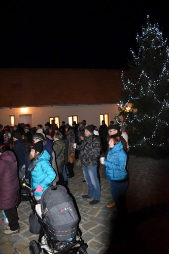 Živý Betlém a Česko zpívá koledy v Podolí - 11.12.2019