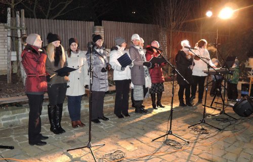 Živý Betlém a Česko zpívá koledy v Podolí - 11.12.2019