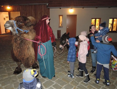 Živý Betlém a Česko zpívá koledy v Podolí - 11.12.2019