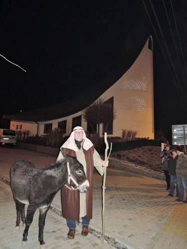 Živý Betlém a Česko zpívá koledy v Podolí - 11.12.2019