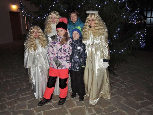 Živý Betlém a Česko zpívá koledy v Podolí - 11.12.2019
