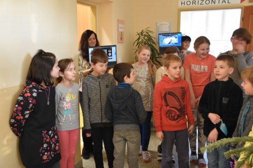 Paní starostka rozdávala dárky ve škole a školce - 21.12.2021