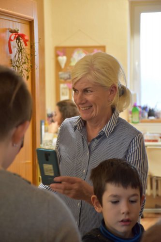 Paní starostka rozdávala dárky ve škole a školce - 21.12.2021