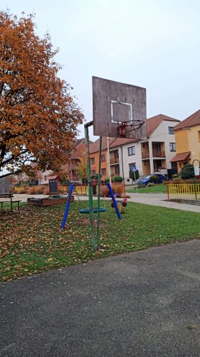 Obnova sportovního hřiště na Záhummí - průběh prací - 8.8.2022