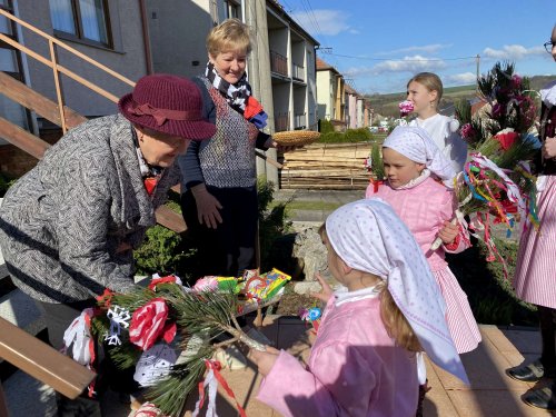 Královničky aneb nosení létečka - 26.3.2023