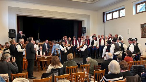 František Holmes Ilík oslavil 75 let - pogratulovaly mu i Podolské Frišky - 16.4.2023