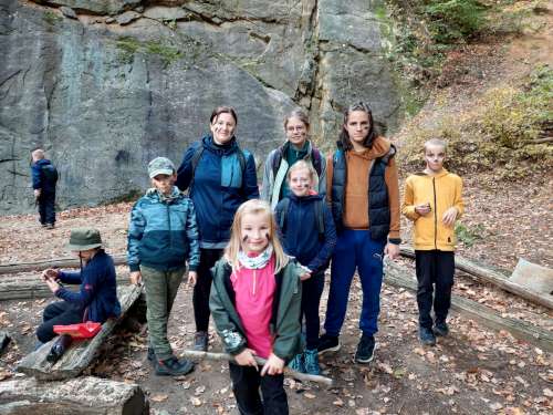 Vycházka Sokolů na hrad Buchlov a Karlovu skálu - 26.10.2023