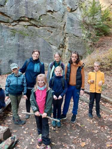 Vycházka Sokolů na hrad Buchlov a Karlovu skálu - 26.10.2023