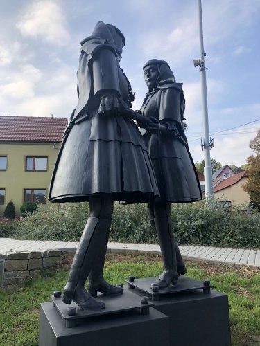 Krojové sochy - Sousoší Cestú k muzice od Víti Bobčíka - 19.10.2024