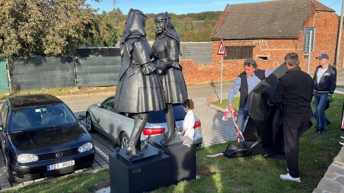 Krojové sochy - Sousoší Cestú k muzice od Víti Bobčíka - 19.10.2024