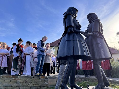 Krojové sochy - Sousoší Cestú k muzice od Víti Bobčíka - 19.10.2024