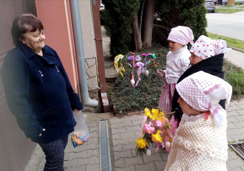 Královničky - nosení létečka v Podolí - 6.4.2025