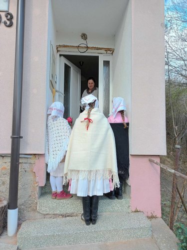 Královničky - nosení létečka v Podolí - 6.4.2025