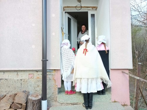 Královničky - nosení létečka v Podolí - 6.4.2025