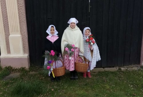 Královničky - nosení létečka v Podolí - 6.4.2025