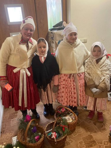 Královničky - nosení létečka v Podolí - 6.4.2025