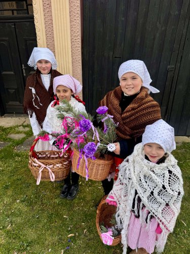 Královničky - nosení létečka v Podolí - 6.4.2025