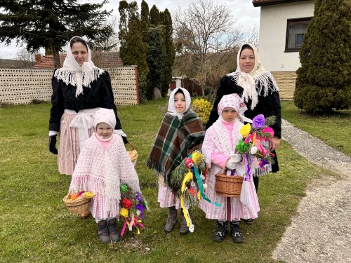 Královničky - nosení létečka v Podolí - 6.4.2025
