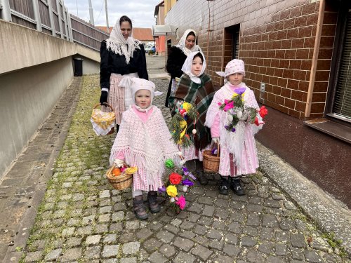 Královničky - nosení létečka v Podolí - 6.4.2025