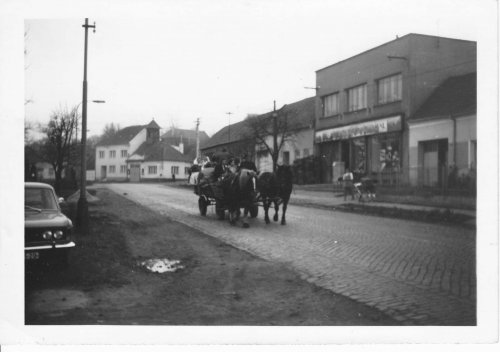 Historické pohledy na budovy a místa v Podolí