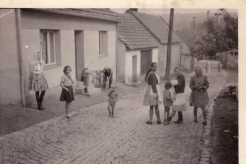 Historické pohledy na budovy a místa v Podolí