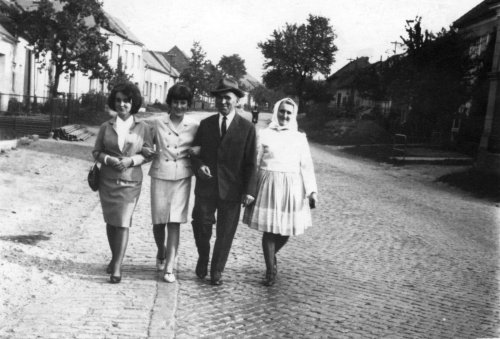 Historické pohledy na budovy a místa v Podolí