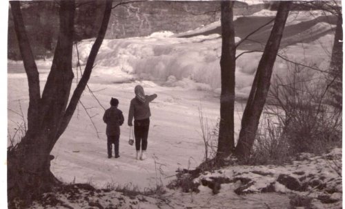Historické pohledy na budovy a místa v Podolí
