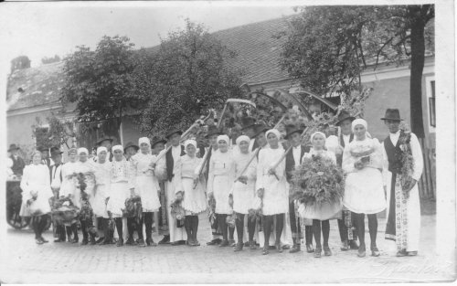 Soubor /1936-08-02-dozinky.jpg