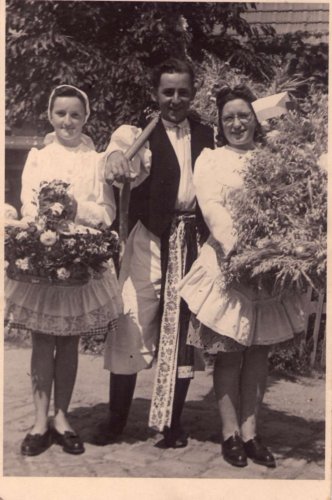 Soubor /dozinky-v-podoli-ludmila-a-rostislav-blazkovi-jindriska-novotna.jpg