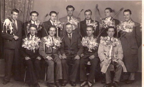 Soubor /1950-rocnik1929-odvedenci-z-podoli-s-tajemnikem-cernikem.jpg