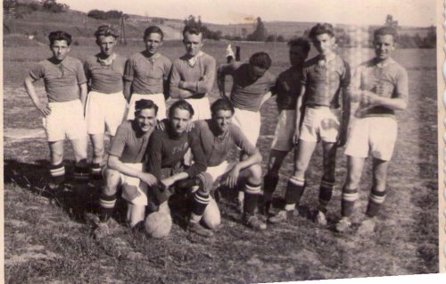 Soubor /1943-fotbaliste-z-podoli.jpg
